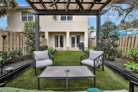 600 SW 8th St # 1, Fort Lauderdale FL 33315