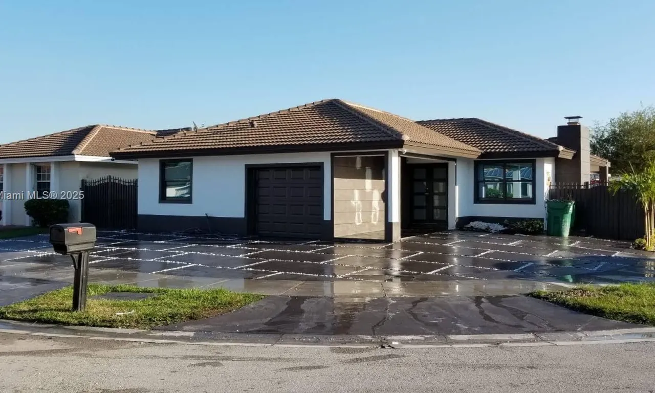 14880 SW 56th Ter, Miami FL 33193