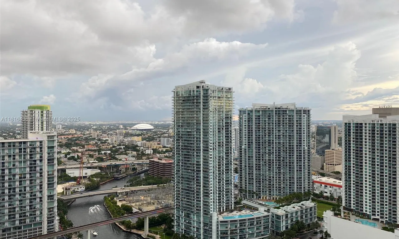 68 SE 6th St # 3404, Miami FL 33131