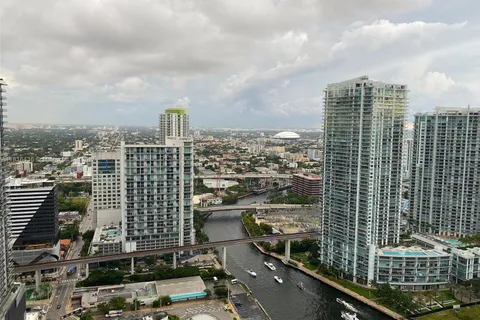 68 SE 6th St # 3404, Miami FL 33131