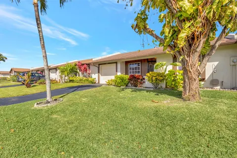 5057 Forsythia St, Delray Beach FL 33484