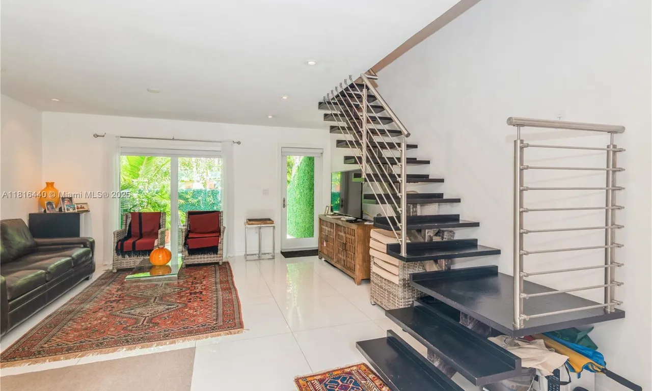798 Crandon Blvd # B, Key Biscayne FL 33149