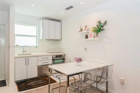 798 Crandon Blvd # B, Key Biscayne FL 33149