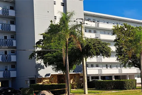 1425 Atlantic Shores Blvd # 307, Hallandale Beach FL 33009