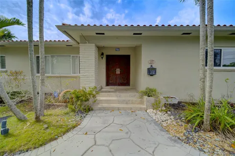 5780 SW 53rd Ter, South Miami FL 33155