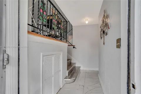 141 N Mcarthur Pkwy # 1, Pembroke Pines FL 33024