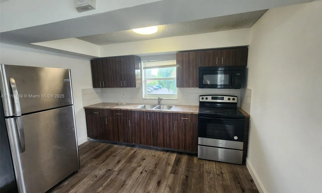 4117 Woodside Dr # 2, Coral Springs FL 33065
