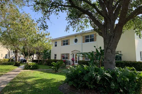 723 NE 91st St # 3C, Miami Shores FL 33138