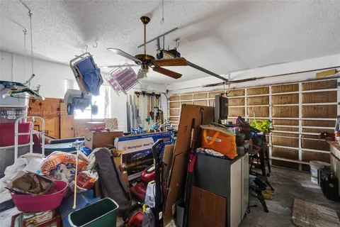 5024 NW 58th Ter, Coral Springs FL 33067