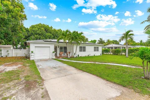 14538 NW 15th Dr, Miami FL 33167
