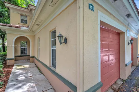 2474 Centergate Dr # 101, Miramar FL 33025