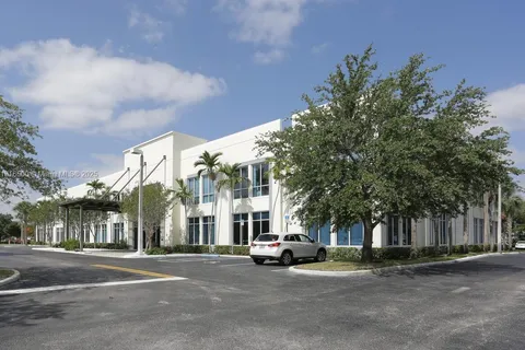2010 NW 150th Ave # 209, Pembroke Pines FL 33028