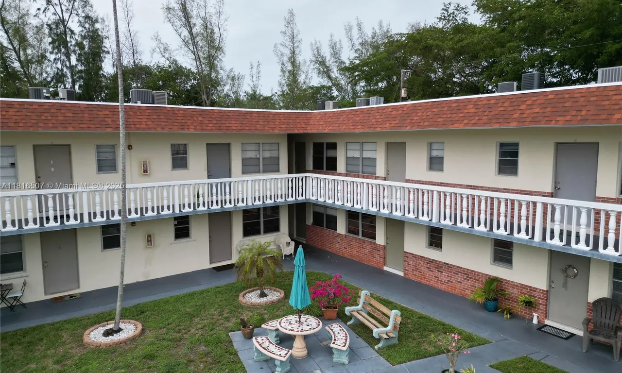 1551 N 12th Ct # 4B, Hollywood FL 33019