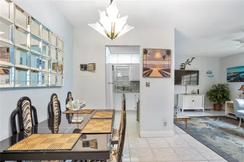 1551 N 12th Ct # 4B, Hollywood FL 33019