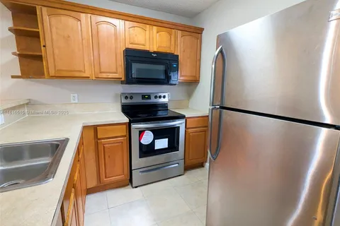 8540 N Sherman Cir # 105, Miramar FL 33025