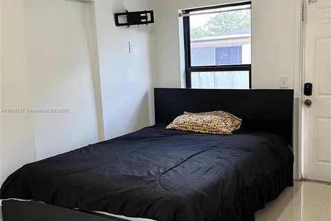 2467 NW 95th Ter # 0, Miami FL 33147