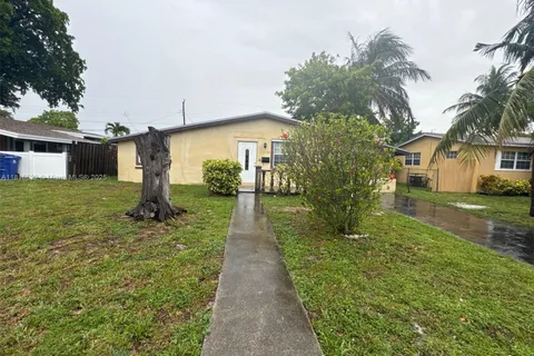 2130 Acapulco Dr, Miramar FL 33023