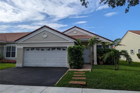 876 Sand Creek Cir, Weston FL 33327