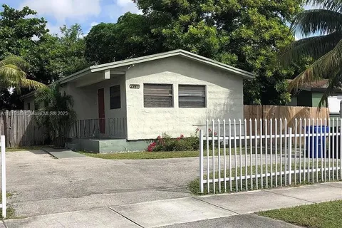 2941 NW 25th St, Fort Lauderdale FL 33311