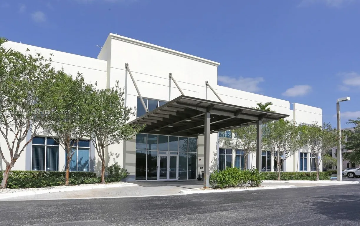 2010 NW 150th Ave # 207, Pembroke Pines FL 33028