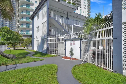 1315 NE Miami Ct # 303, Miami FL 33132