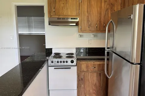 5156 NE 6th Ave # 224, Oakland Park FL 33334