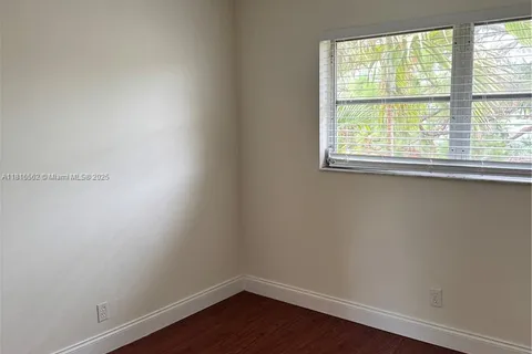 5156 NE 6th Ave # 224, Oakland Park FL 33334