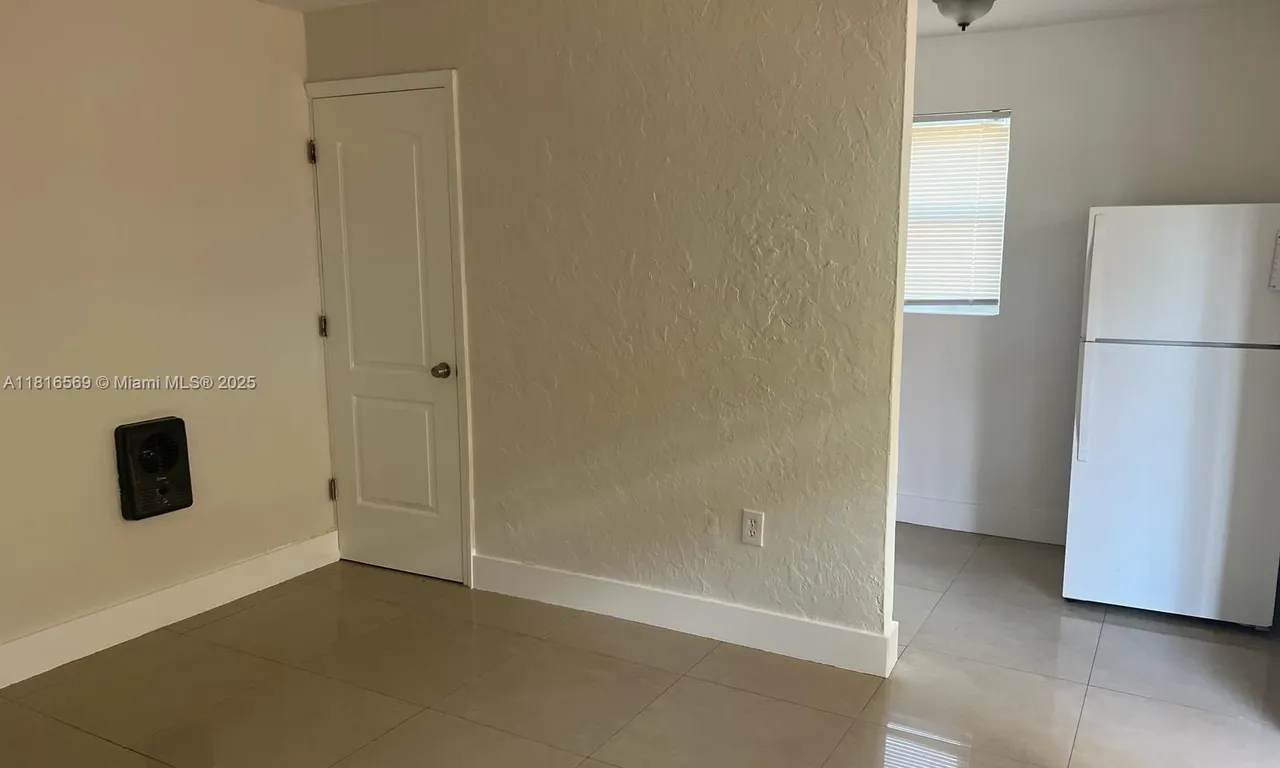 1281 NW 60th St # 3, Miami FL 33142
