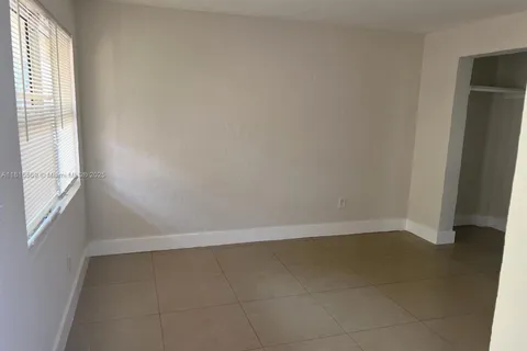 1281 NW 60th St # 3, Miami FL 33142