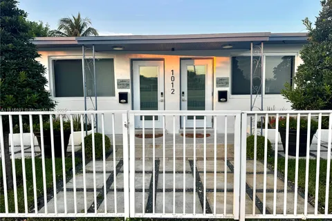 1012 SW 3rd Ave, Hallandale Beach FL 33009
