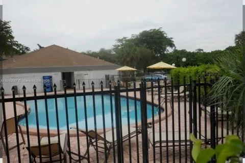 8000 Fairview Dr # 301, Tamarac FL 33321