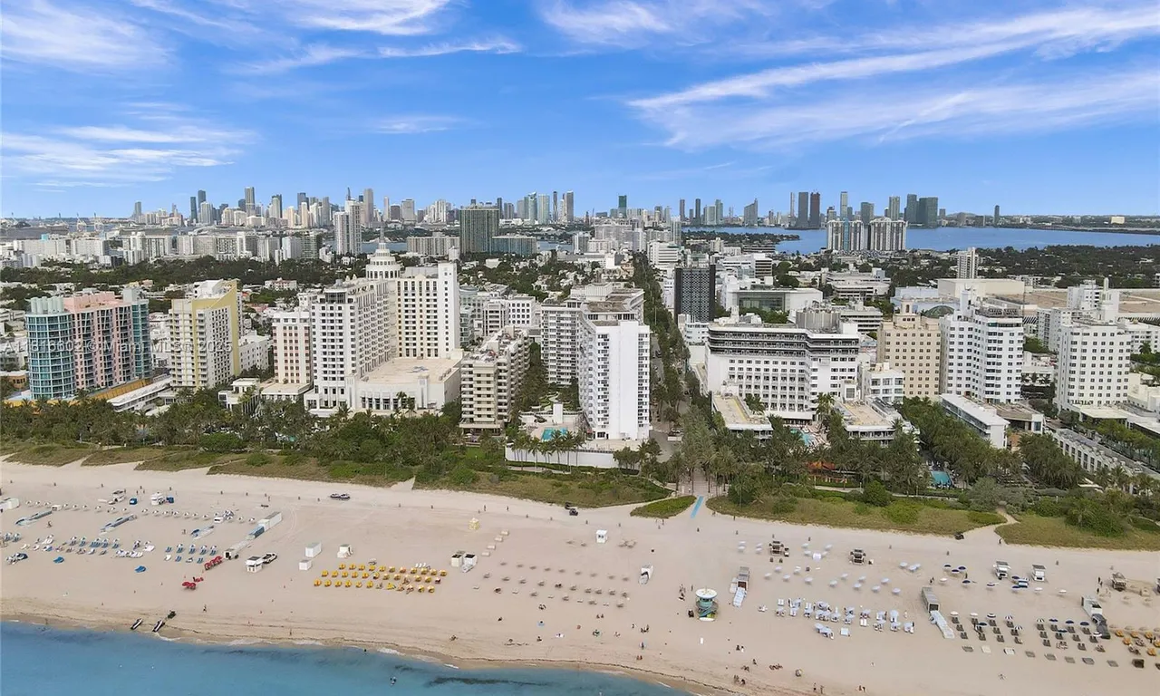 100 Lincoln Rd # 927, Miami Beach FL 33139