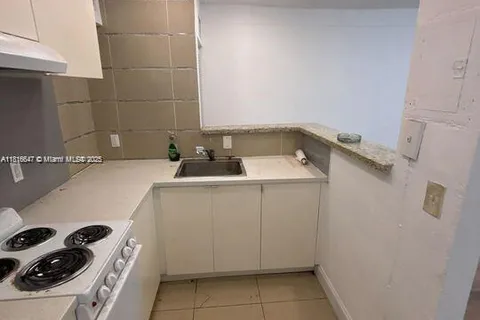 542 NW 8th St # 12, Miami FL 33136