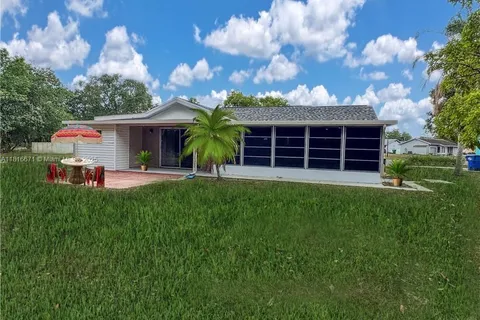 2016 Mariner Ct, La Belle FL 33935