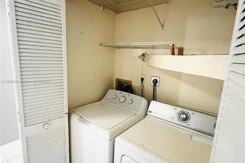 259 E 52nd St, Hialeah FL 33013