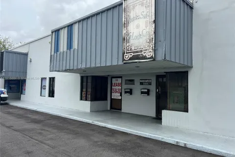 7108 NW 72nd Ave, Miami FL 33166