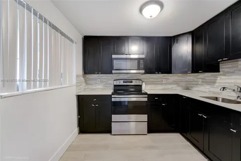 1630 NW 1st St # 1, Miami FL 33125