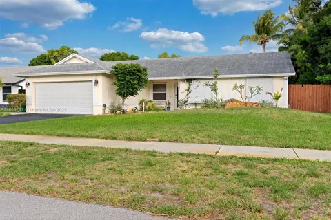 4760 SW 57th Ave, Davie FL 33314