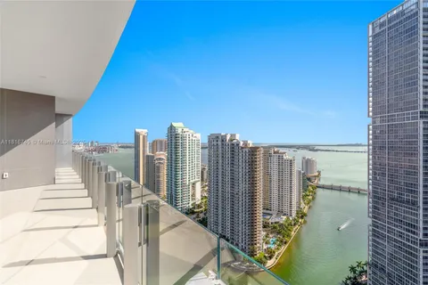 300 Biscayne Blvd Way # 3506, Miami FL 33131