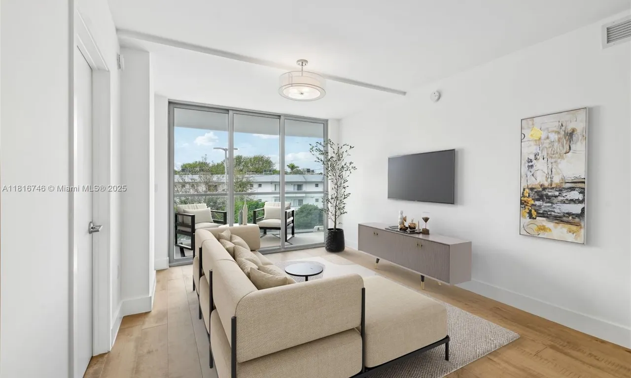 13800 Highland Dr # 202, North Miami Beach FL 33181