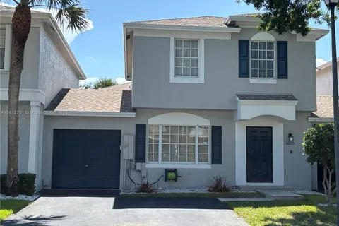 6005 N Golden Beauty Ln, Tamarac FL 33321