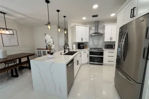 6005 N Golden Beauty Ln, Tamarac FL 33321