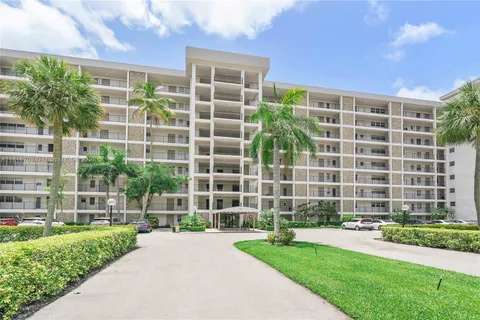 3150 N Palm Aire Dr # 104, Pompano Beach FL 33069