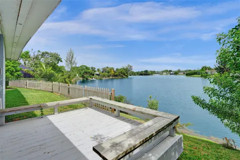 2050 NE 196th Ter, North Miami Beach FL 33179
