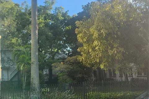 412 NW 4th St, Miami FL 33130