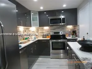 300 Bayview Dr # 302, Sunny Isles Beach FL 33160