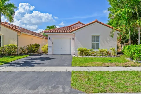 18424 NW 21st St, Pembroke Pines FL 33029