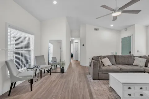 18424 NW 21st St, Pembroke Pines FL 33029