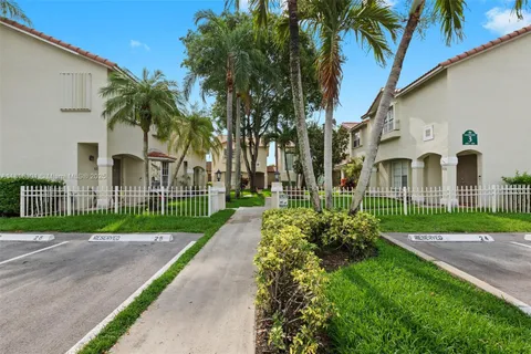 615 NW 108th Ter, Pembroke Pines FL 33026
