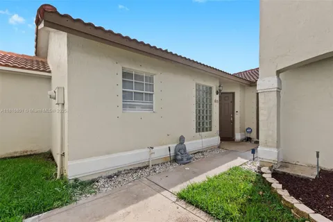 615 NW 108th Ter, Pembroke Pines FL 33026